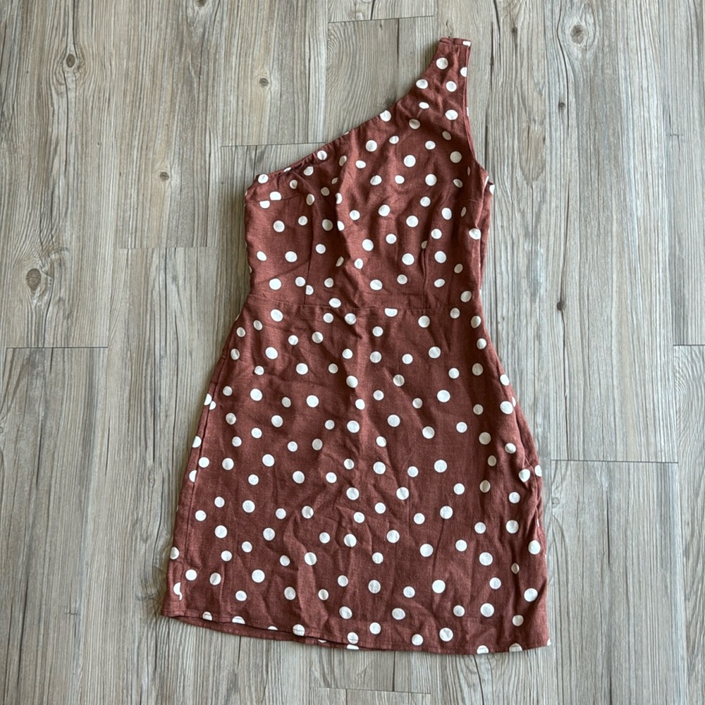 Polka dots dress size S one size single shoulder strap
